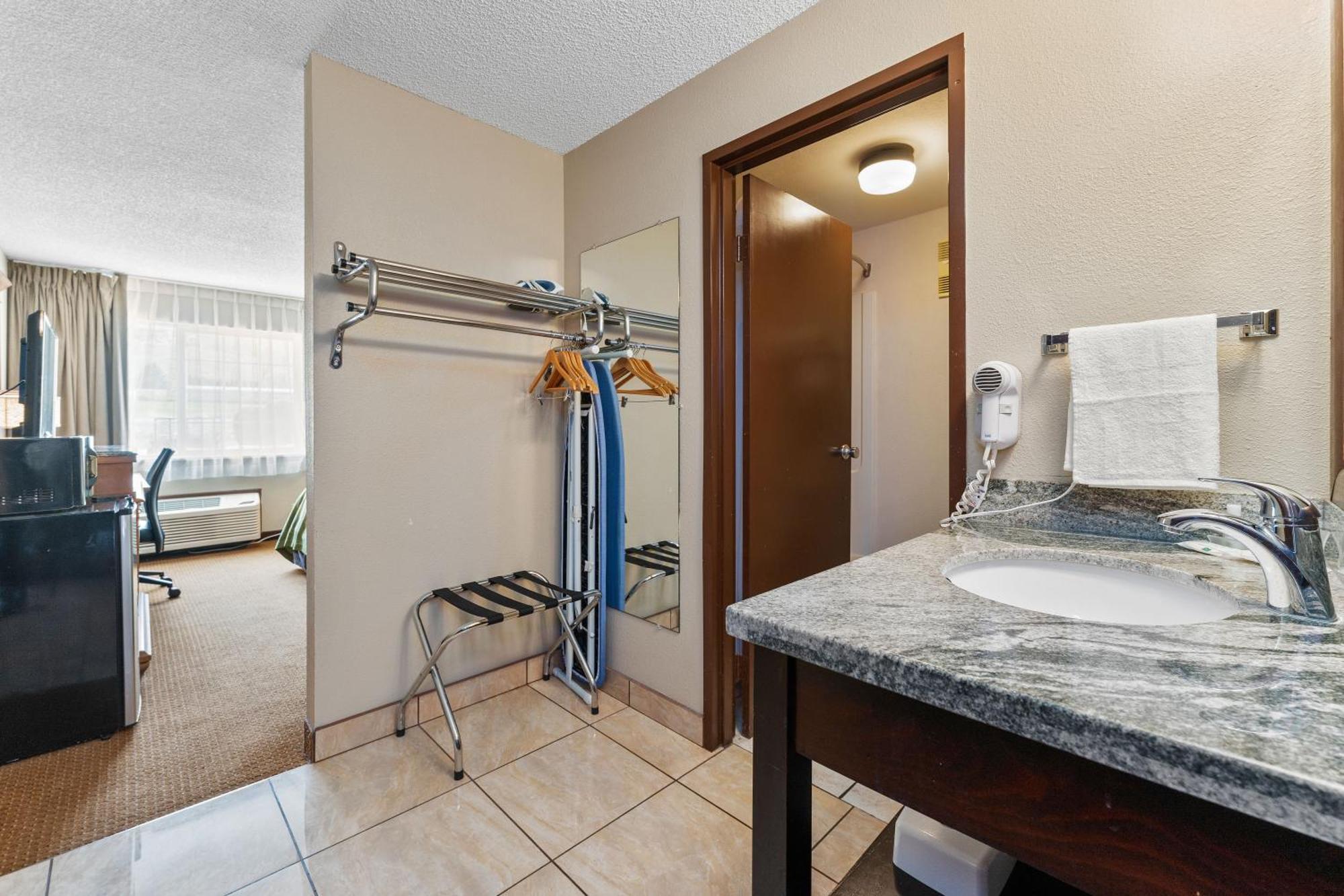 Quality Inn & Suites Okanogan - Omak Exterior photo